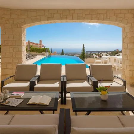 Resitour - Perneri Four Bedroom * Pafos