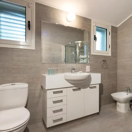 Villa Resitour - Perneri Four Bedroom