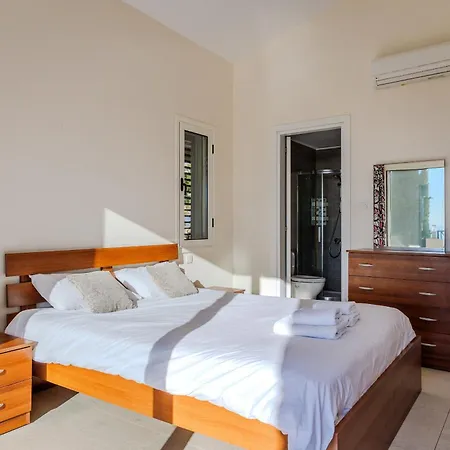 Resitour - Perneri Four Bedroom Vilă Paphos