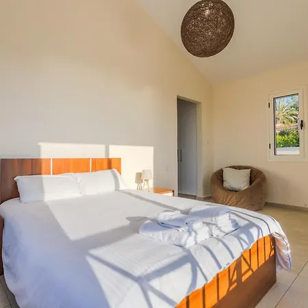 Vilă Resitour - Perneri Four Bedroom Paphos