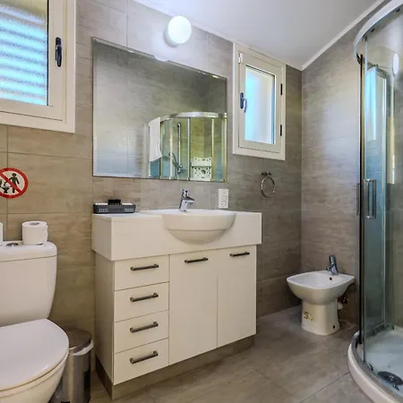 Resitour - Perneri Four Bedroom Vilă Paphos