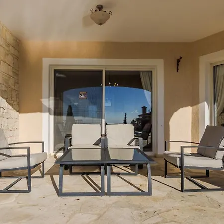 Vilă Resitour - Perneri Four Bedroom Paphos