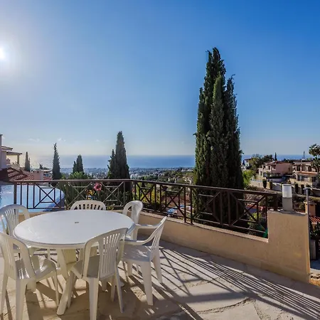 Resitour - Perneri Four Bedroom Paphos