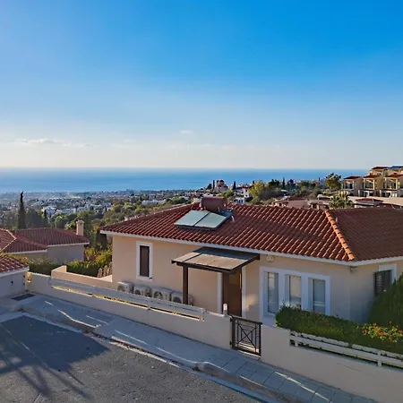 Vilă Resitour - Perneri Four Bedroom Paphos