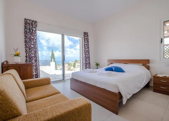 Resitour - Perneri Four Bedroom * Πάφος