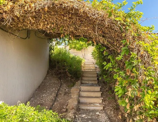 Βίλα Resitour - Perneri Four Bedroom Πάφος