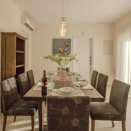 Villa Resitour - Perneri Four Bedroom